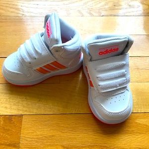 Adidas size 5 infant toddler white hi-tops with orange accents in NWOT condition